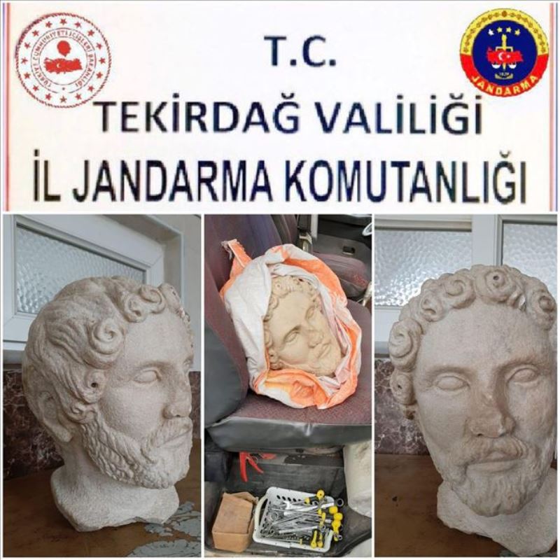 Roma dönemine ait heykel başıyla yakalandılar