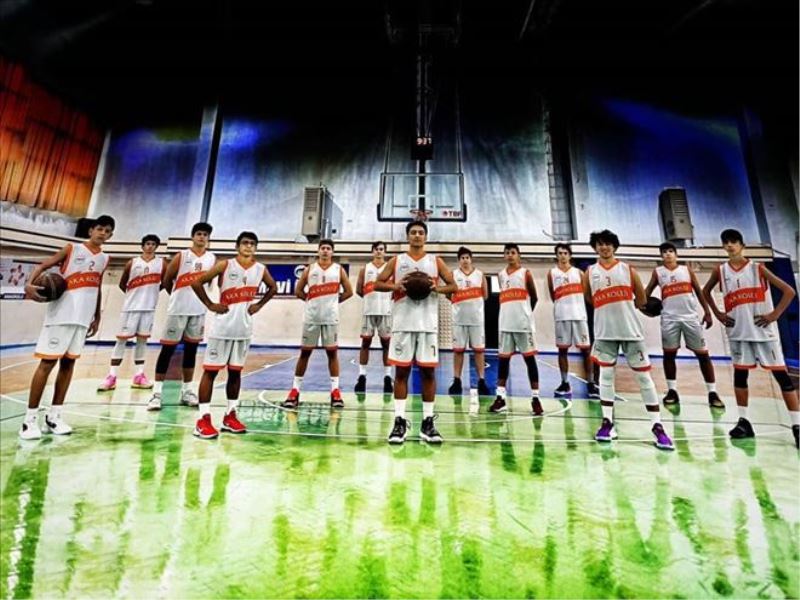 AKA Koleji Basketbol Takımı Türkiye Yarı Finallerinde