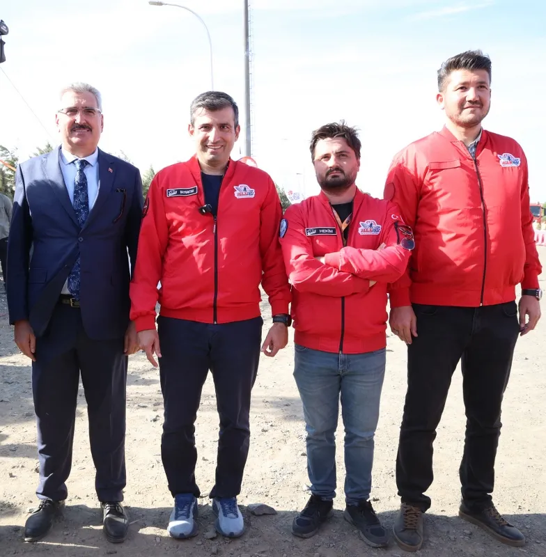 SELÇUK BAYRAKTAR, TEKİRDAĞ NKÜ’DE TEKNOFEST HEYECANINA ORTAK OLDU